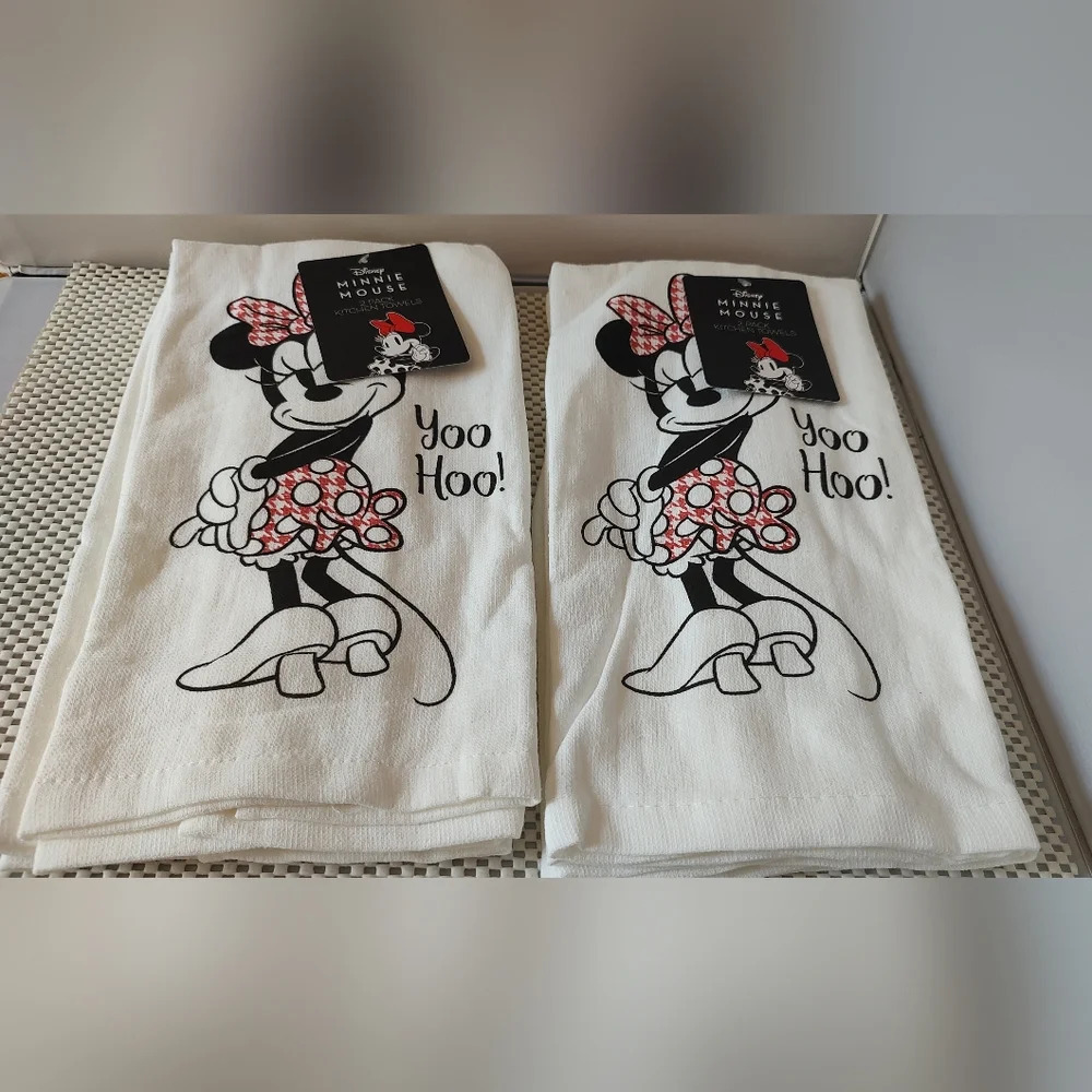 4 pack Disney Minnie Mouse Kitchen Towels "Yoo Hoo!"